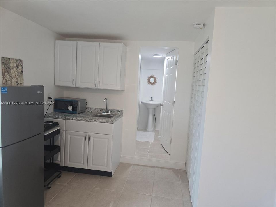 Недавно арендовано: $1,100 (0 спален, 1 ванн, 832 Квадратных фут)