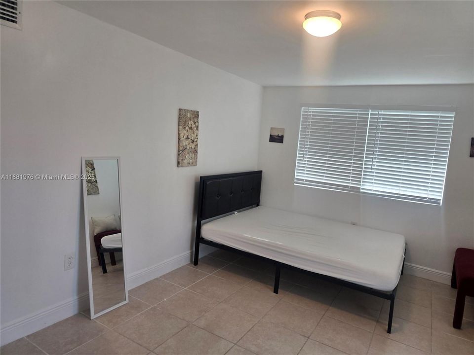 Недавно арендовано: $1,100 (0 спален, 1 ванн, 832 Квадратных фут)