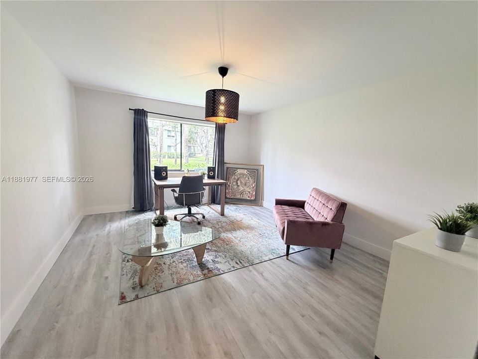En Venta: $349,000 (2 camas, 2 baños, 1220 Pies cuadrados)