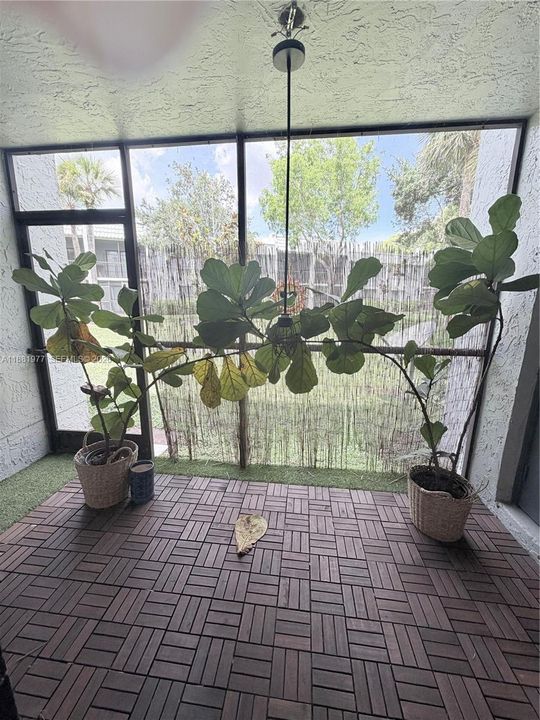 En Venta: $349,000 (2 camas, 2 baños, 1220 Pies cuadrados)