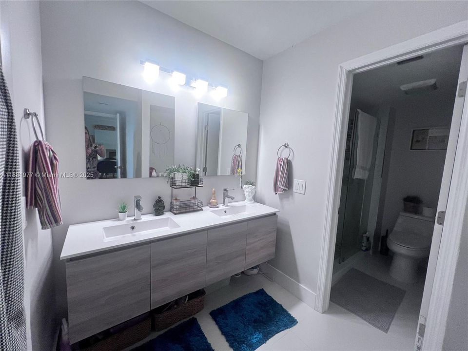 待售: $349,000 (2 贝兹, 2 浴室, 1220 平方英尺)