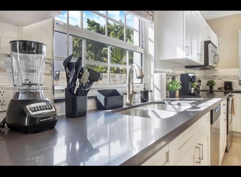 待售: $1,090,000 (4 贝兹, 3 浴室, 1812 平方英尺)