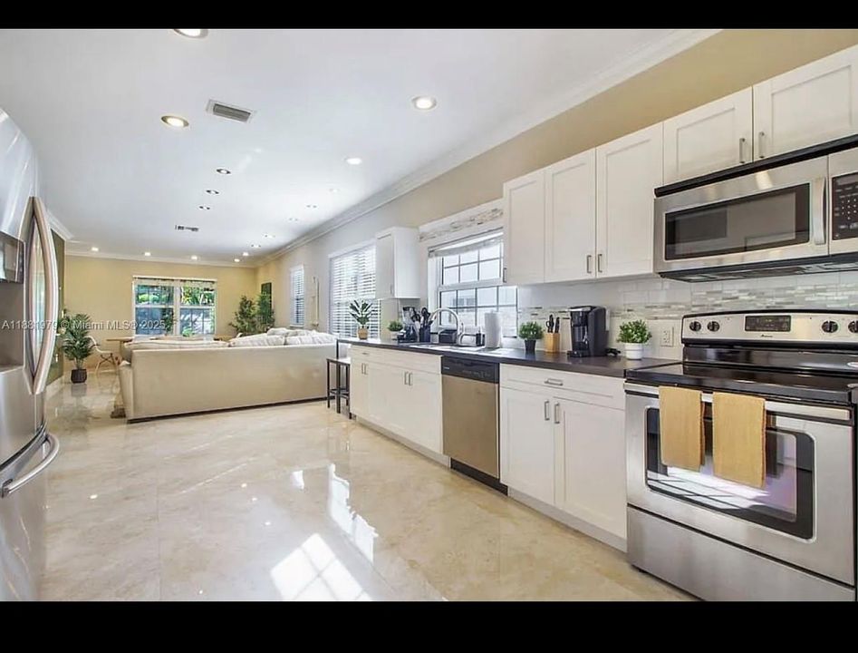 待售: $1,090,000 (4 贝兹, 3 浴室, 1812 平方英尺)