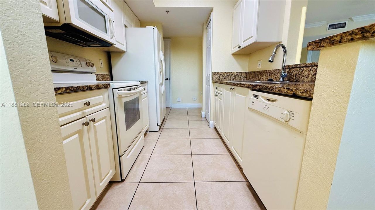 En Venta: $278,900 (2 camas, 2 baños, 1060 Pies cuadrados)