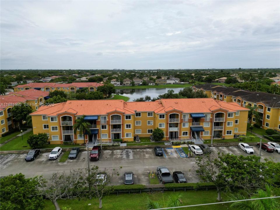 En Venta: $278,900 (2 camas, 2 baños, 1060 Pies cuadrados)