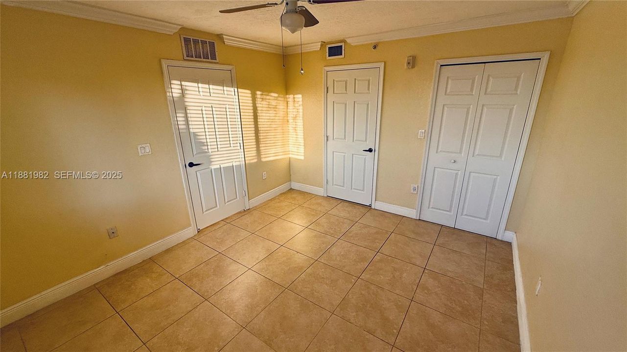 En Venta: $278,900 (2 camas, 2 baños, 1060 Pies cuadrados)