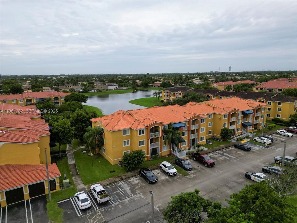 En Venta: $278,900 (2 camas, 2 baños, 1060 Pies cuadrados)