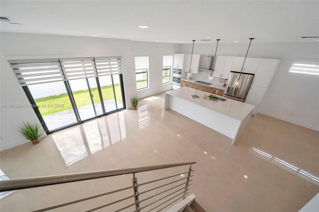 В аренду: $10,000 (4 спален, 3 ванн, 2572 Квадратных фут)