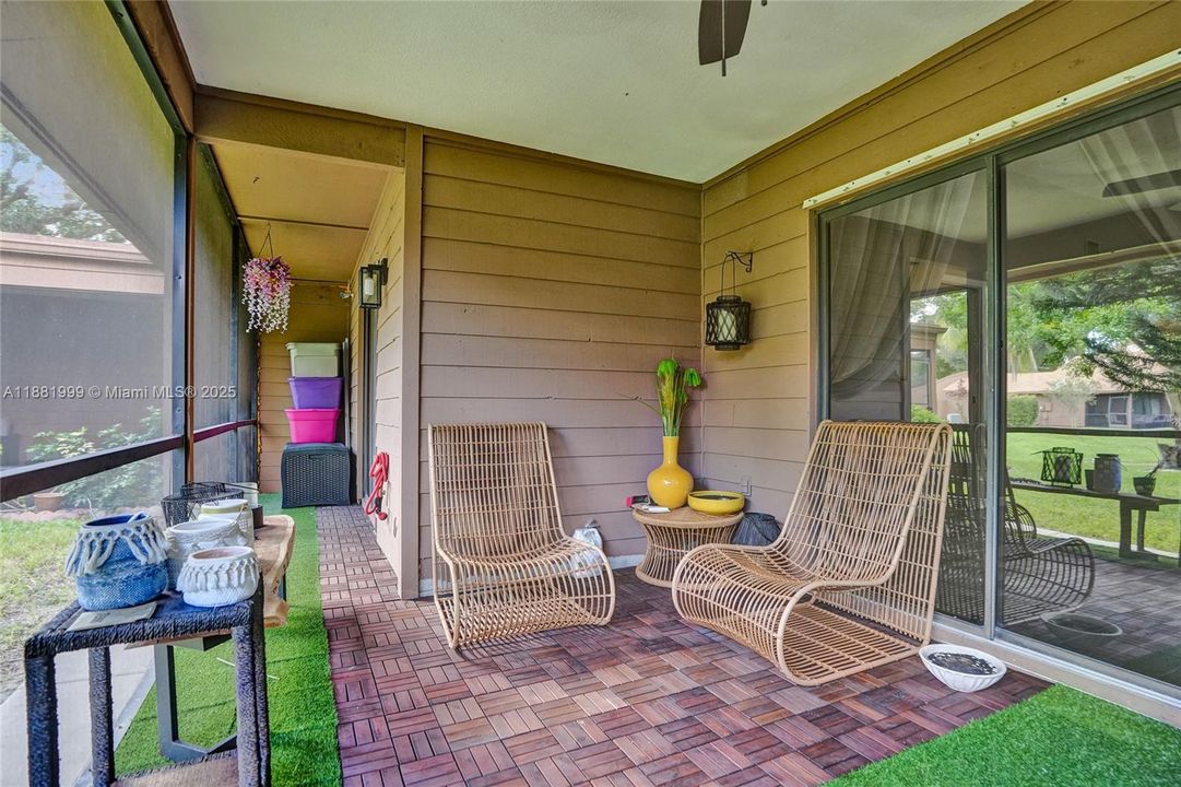 Active With Contract: $345,000 (2 beds, 2 baths, 1151 Square Feet)