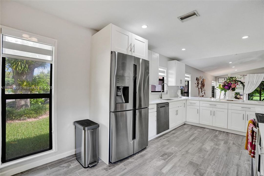 Active With Contract: $345,000 (2 beds, 2 baths, 1151 Square Feet)