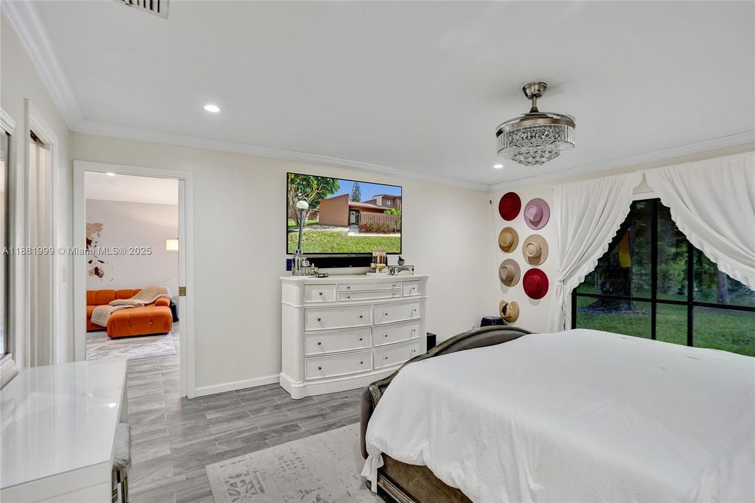 Active With Contract: $345,000 (2 beds, 2 baths, 1151 Square Feet)