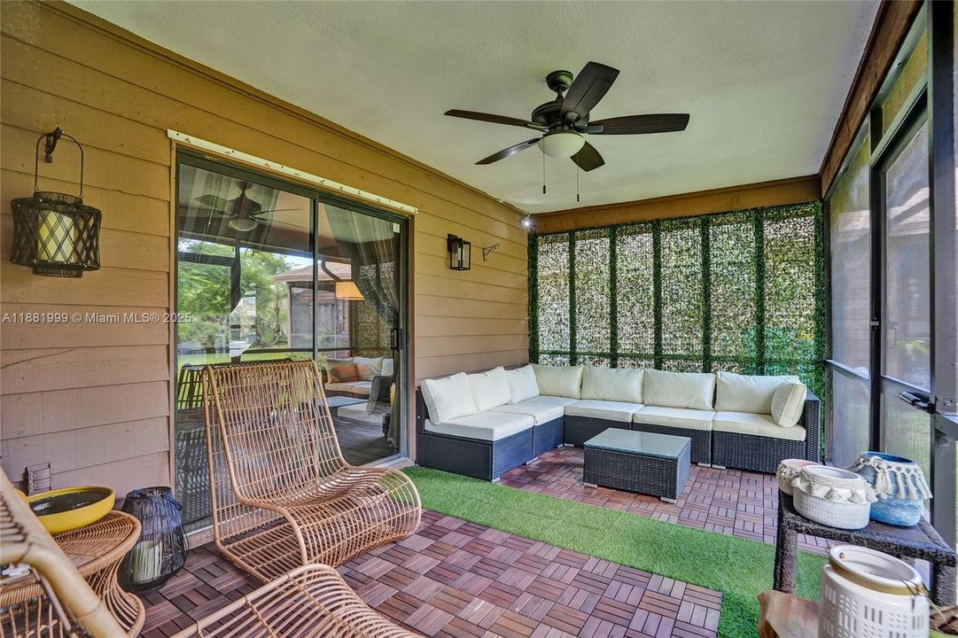 Active With Contract: $345,000 (2 beds, 2 baths, 1151 Square Feet)