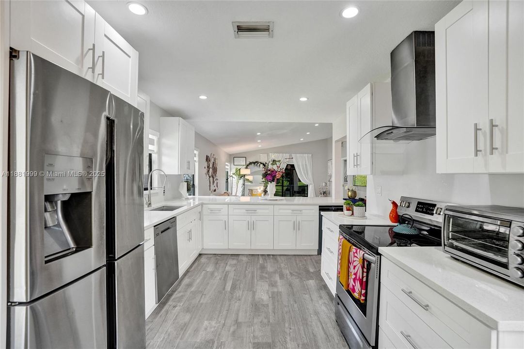 Active With Contract: $345,000 (2 beds, 2 baths, 1151 Square Feet)