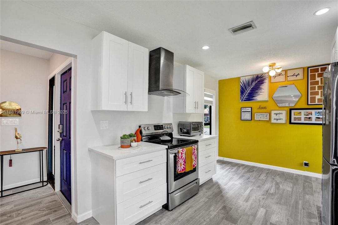 Active With Contract: $345,000 (2 beds, 2 baths, 1151 Square Feet)