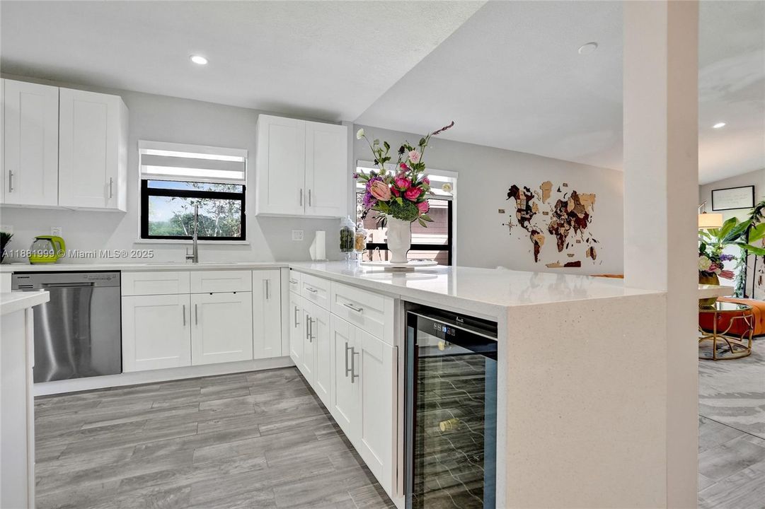 Active With Contract: $345,000 (2 beds, 2 baths, 1151 Square Feet)