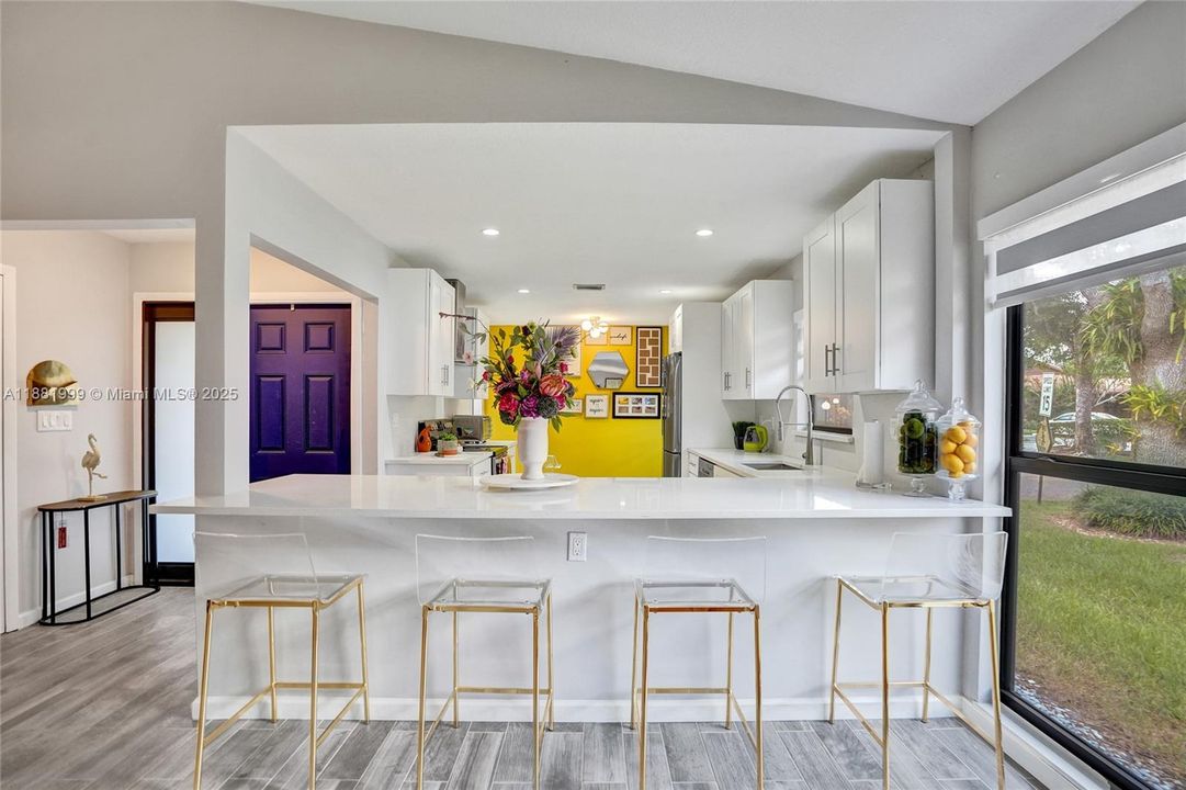 Active With Contract: $345,000 (2 beds, 2 baths, 1151 Square Feet)