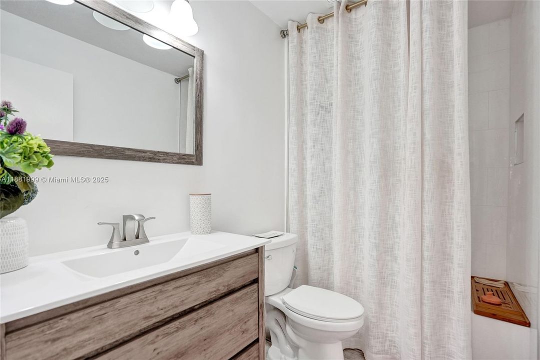 Active With Contract: $345,000 (2 beds, 2 baths, 1151 Square Feet)