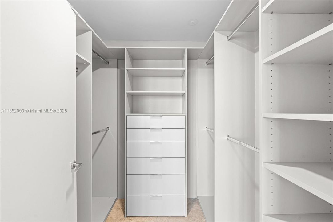 Recently Rented: $4,600 (3 beds, 3 baths, 1650 Square Feet)