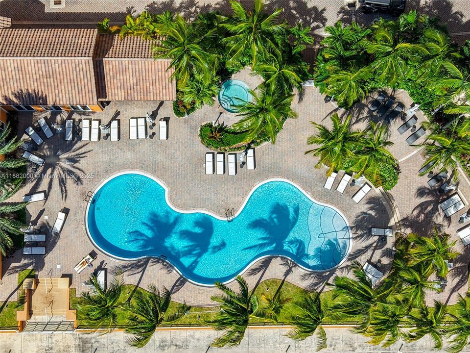 Recently Rented: $4,600 (3 beds, 3 baths, 1650 Square Feet)