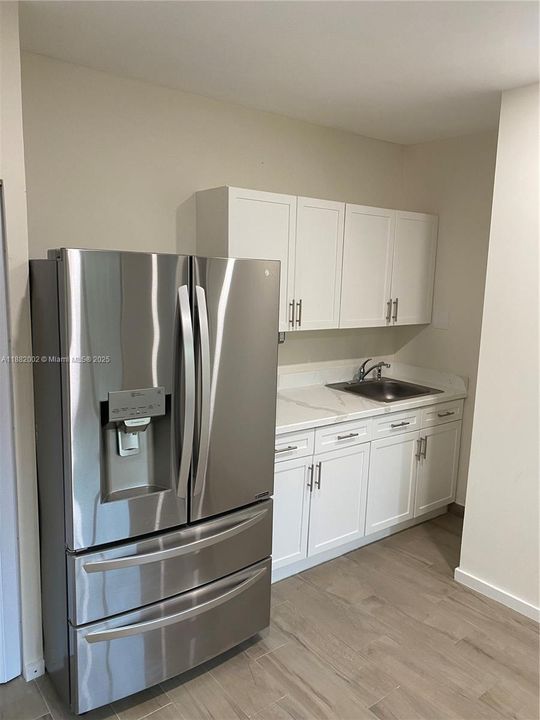 Недавно арендовано: $1,400 (1 спален, 1 ванн, 400 Квадратных фут)