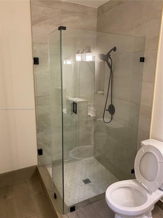 Недавно арендовано: $1,400 (1 спален, 1 ванн, 400 Квадратных фут)