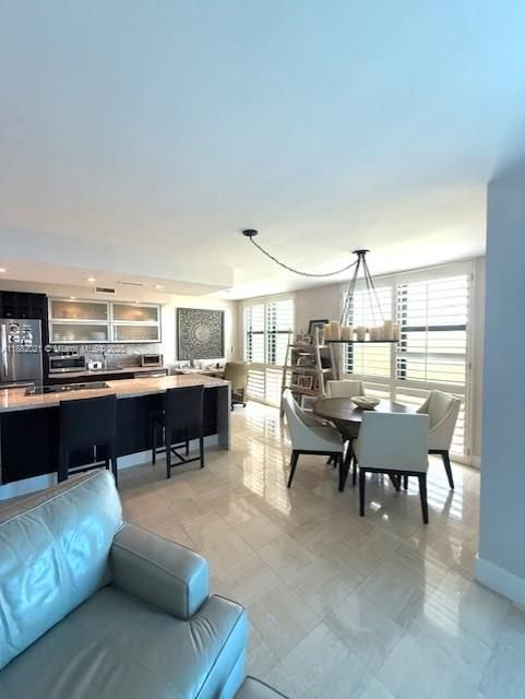 В аренду: $11,500 (3 спален, 2 ванн, 1782 Квадратных фут)