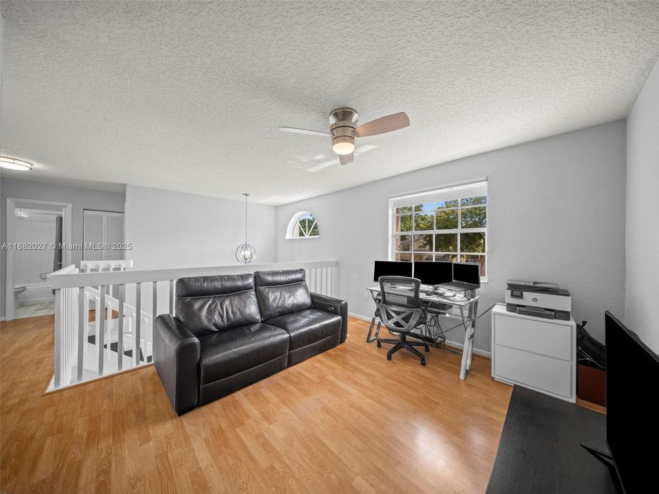 Active With Contract: $3,800 (3 beds, 2 baths, 1870 Square Feet)