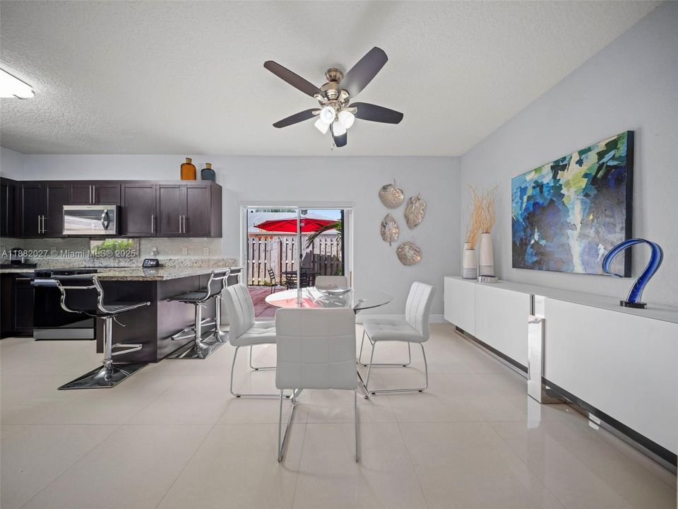 Active With Contract: $3,800 (3 beds, 2 baths, 1870 Square Feet)