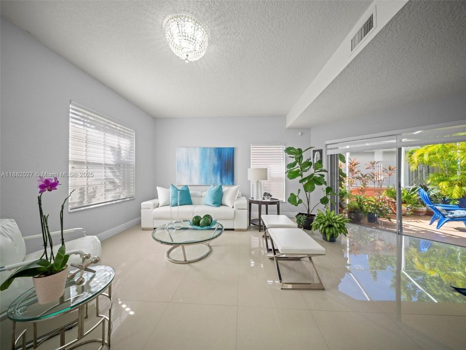 Active With Contract: $3,800 (3 beds, 2 baths, 1870 Square Feet)