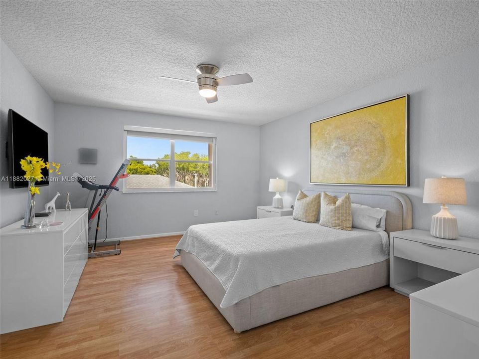 Active With Contract: $3,800 (3 beds, 2 baths, 1870 Square Feet)