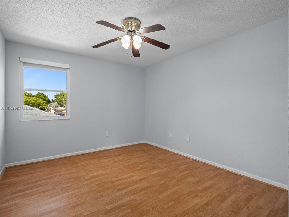 Active With Contract: $3,800 (3 beds, 2 baths, 1870 Square Feet)