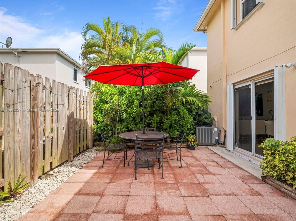 Active With Contract: $3,800 (3 beds, 2 baths, 1870 Square Feet)