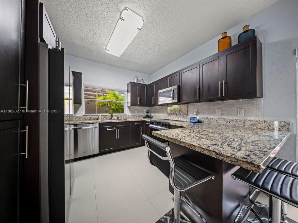 Active With Contract: $3,800 (3 beds, 2 baths, 1870 Square Feet)