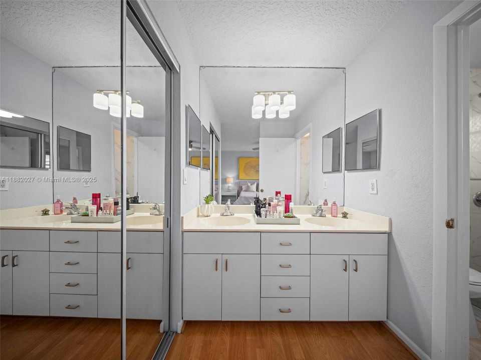 Active With Contract: $3,800 (3 beds, 2 baths, 1870 Square Feet)