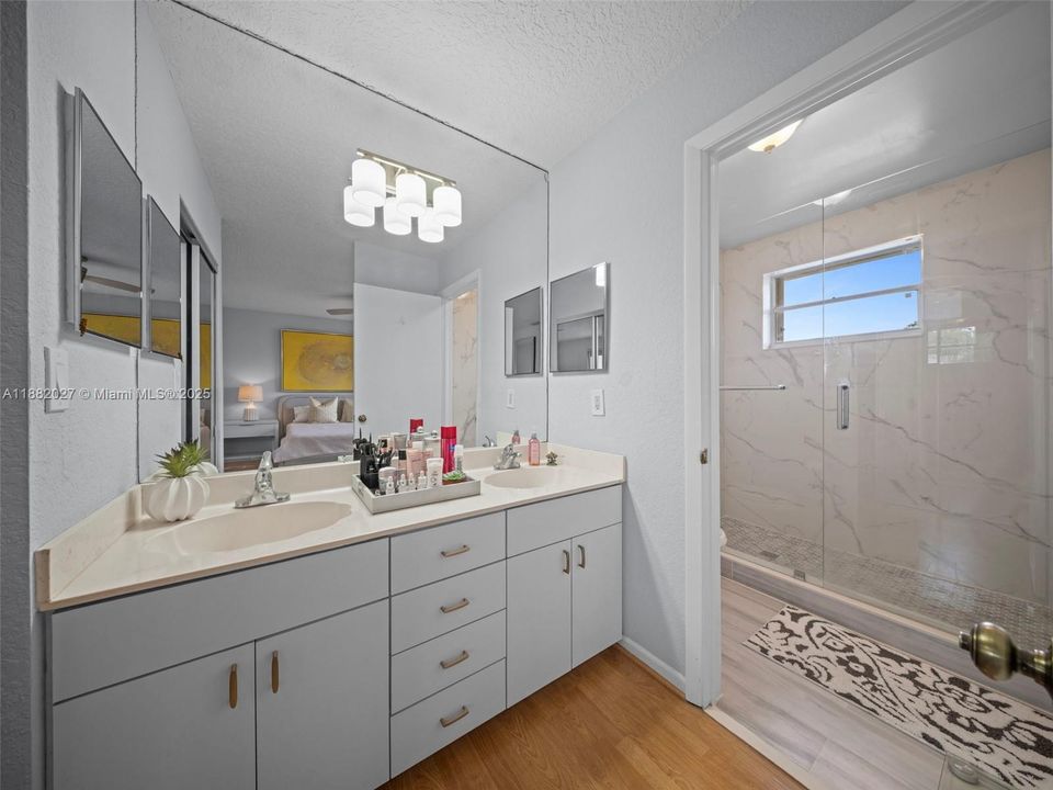 Active With Contract: $3,800 (3 beds, 2 baths, 1870 Square Feet)