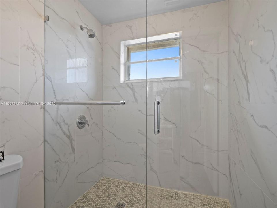 Active With Contract: $3,800 (3 beds, 2 baths, 1870 Square Feet)