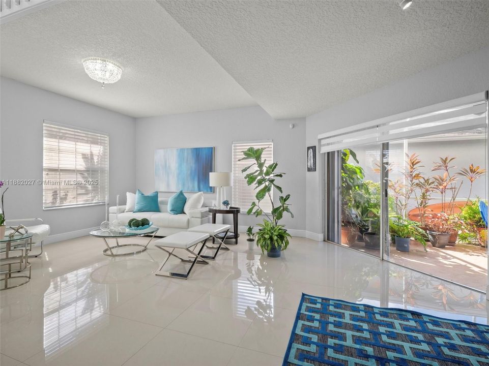 Active With Contract: $3,800 (3 beds, 2 baths, 1870 Square Feet)