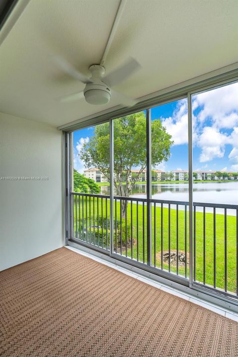 Active With Contract: $265,000 (2 beds, 2 baths, 1364 Square Feet)