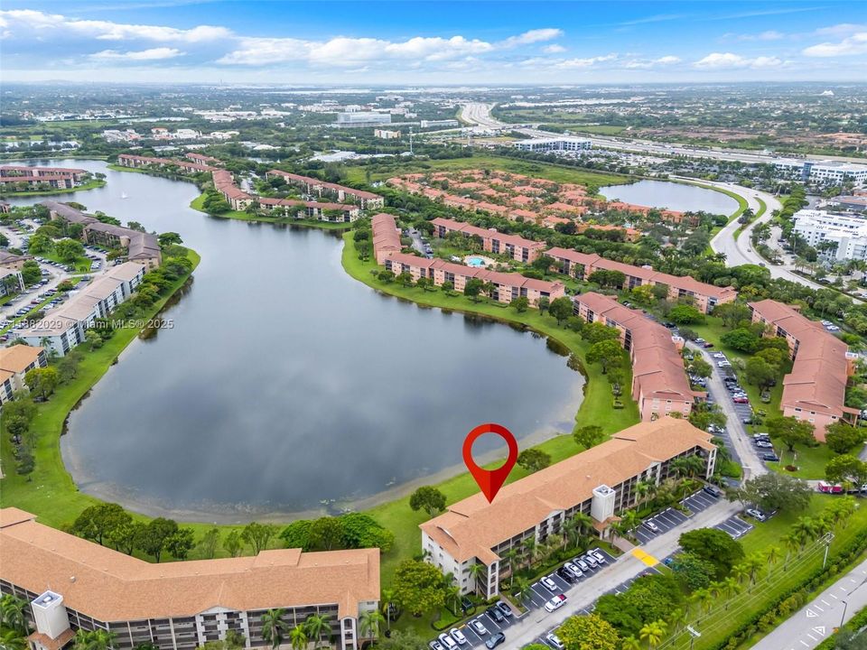 Active With Contract: $265,000 (2 beds, 2 baths, 1364 Square Feet)