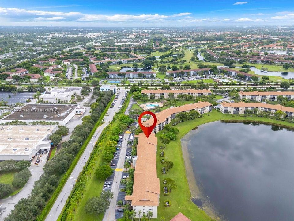 Active With Contract: $265,000 (2 beds, 2 baths, 1364 Square Feet)