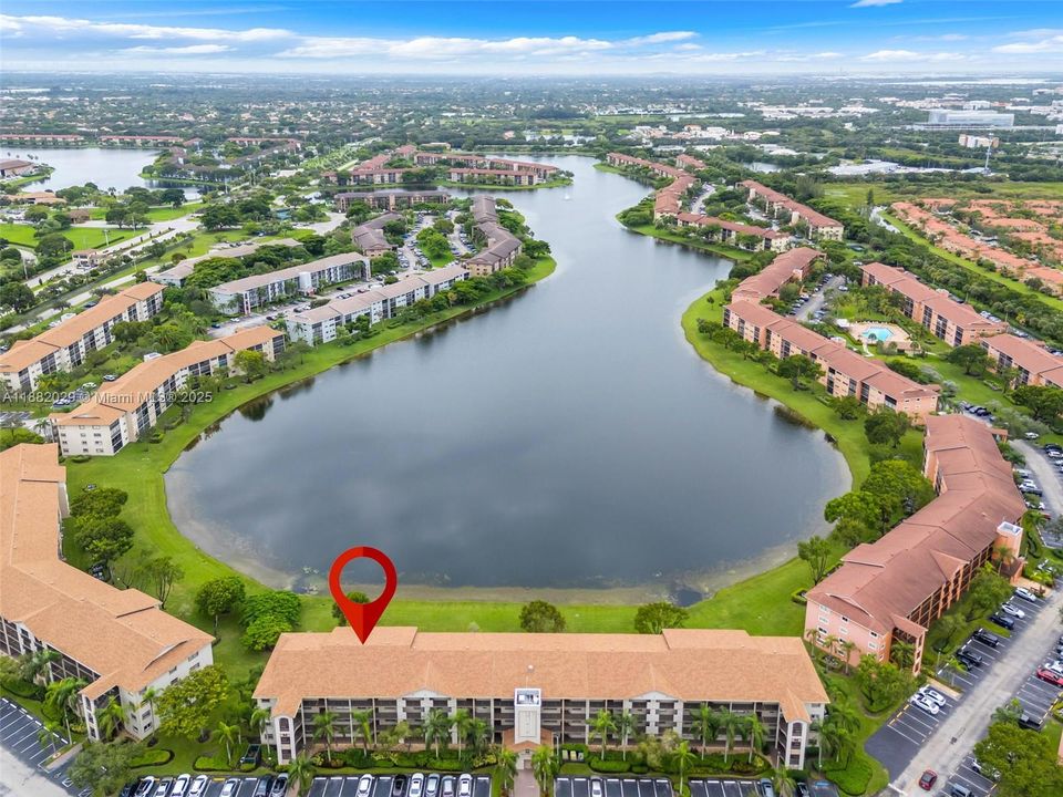 Active With Contract: $265,000 (2 beds, 2 baths, 1364 Square Feet)