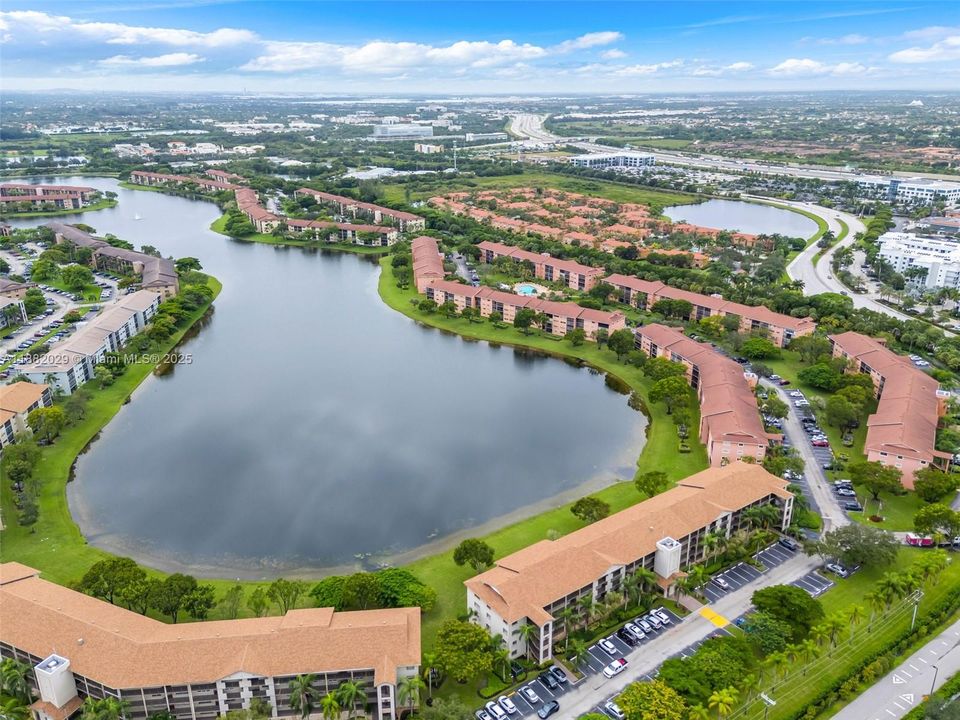 Active With Contract: $265,000 (2 beds, 2 baths, 1364 Square Feet)