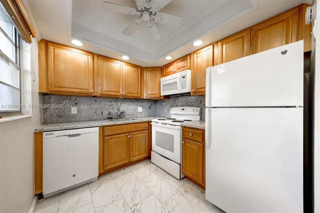 На продажу: $130,000 (2 спален, 1 ванн, 820 Квадратных фут)