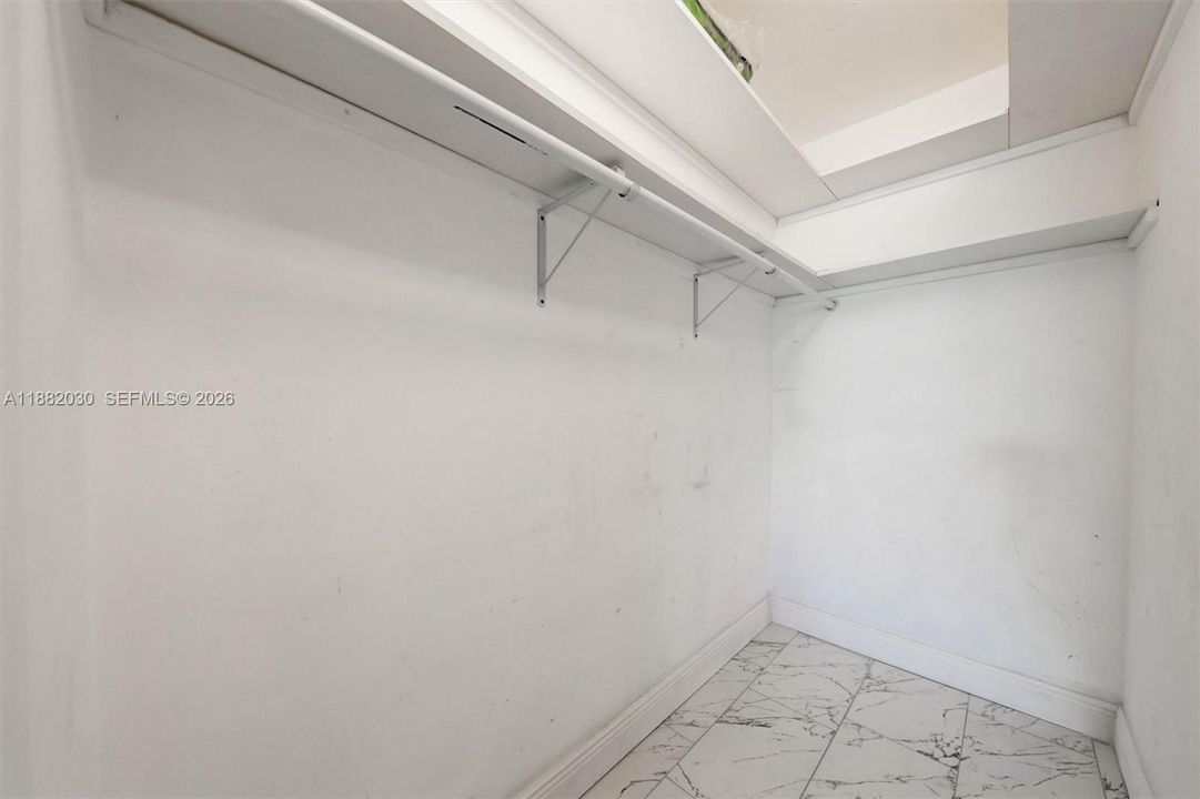 На продажу: $130,000 (2 спален, 1 ванн, 820 Квадратных фут)