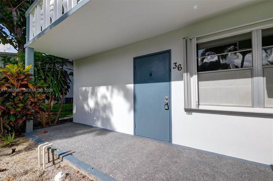 На продажу: $130,000 (2 спален, 1 ванн, 820 Квадратных фут)