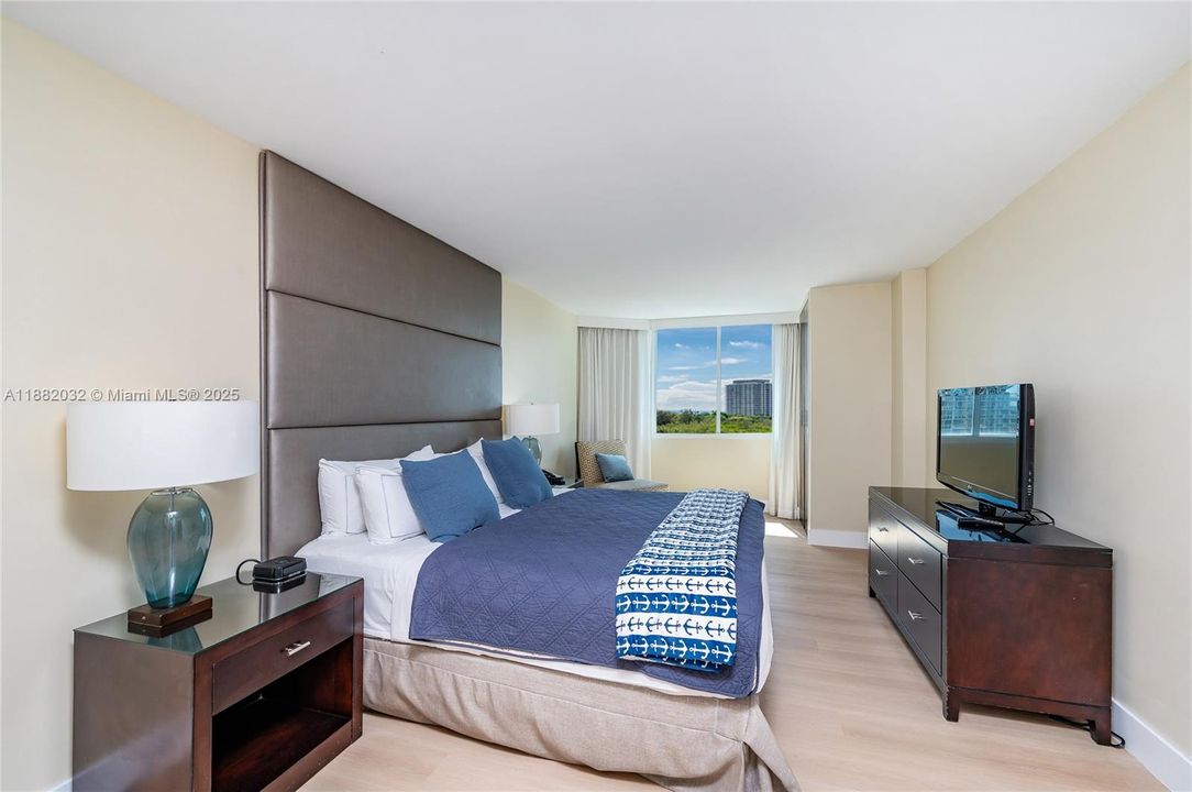 For Sale: $179,000 (1 beds, 1 baths, 639 Square Feet)