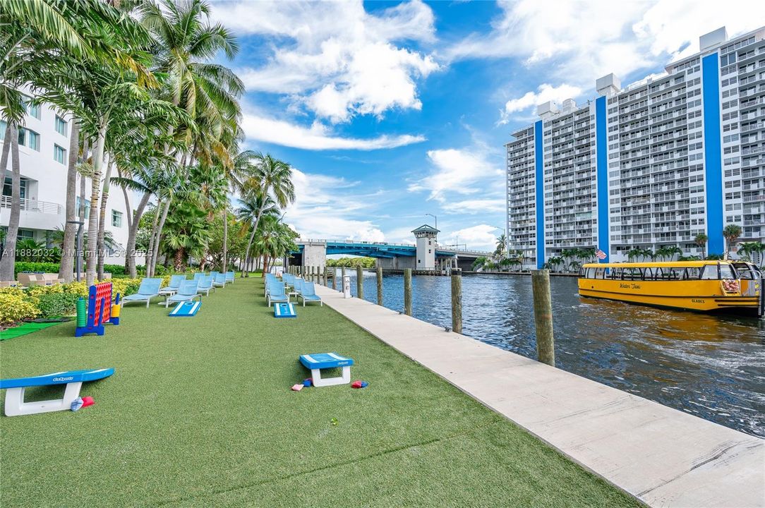 For Sale: $179,000 (1 beds, 1 baths, 639 Square Feet)