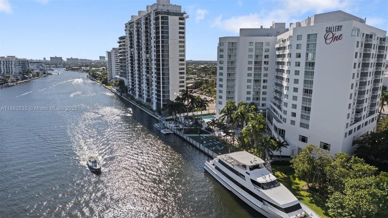 For Sale: $179,000 (1 beds, 1 baths, 639 Square Feet)