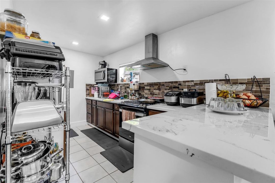 For Sale: $1,850,000 (8 beds, 5 baths, 4780 Square Feet)