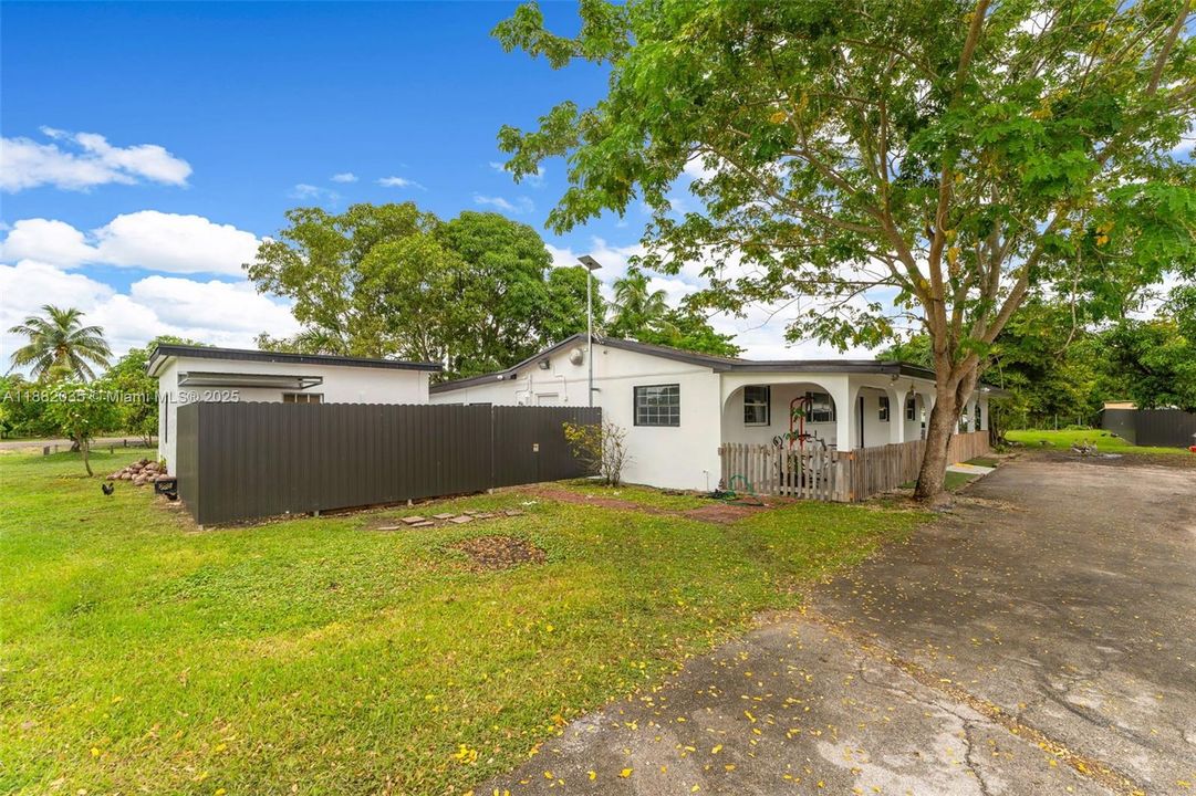 For Sale: $1,850,000 (8 beds, 5 baths, 4780 Square Feet)